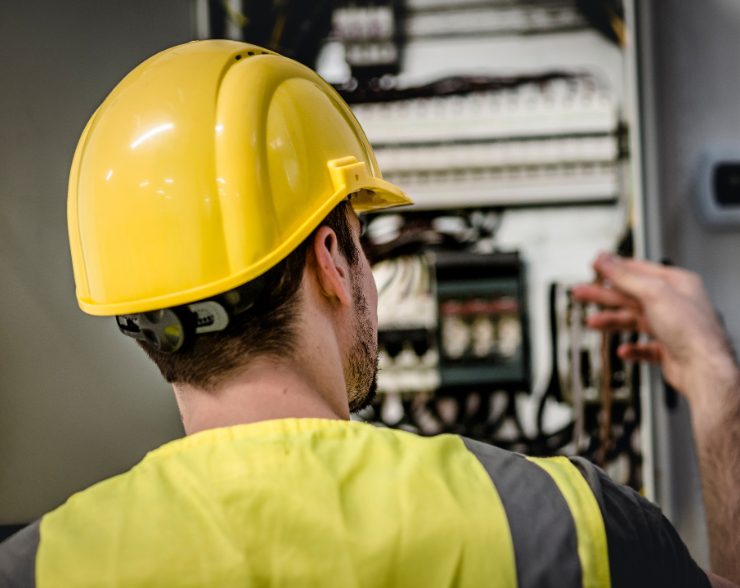 Commercial Electrician in Medina, OH